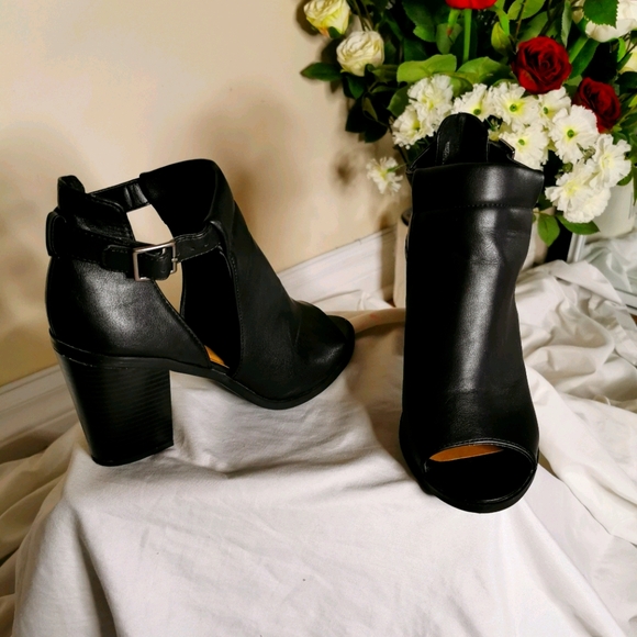 NWT Revamped boot - Picture 4 of 11